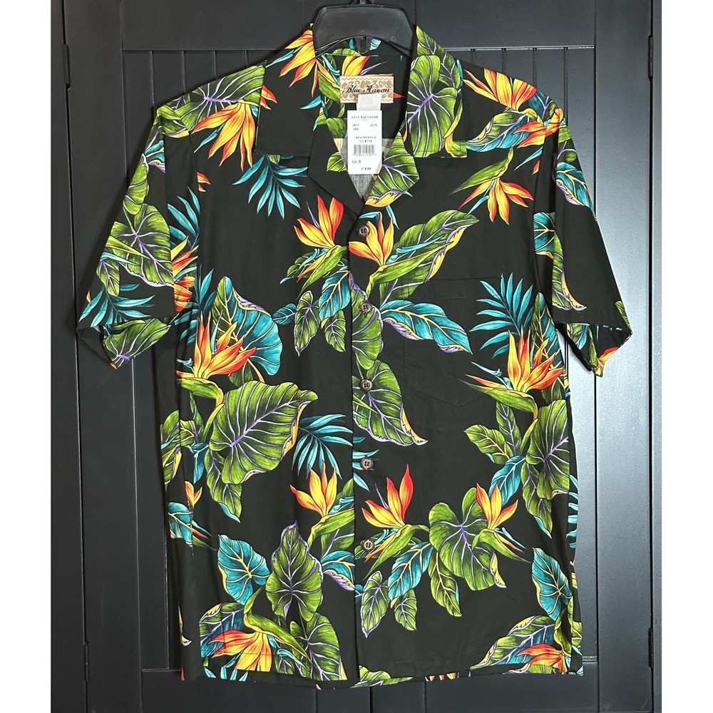Blue Hawaii Hawaiian Shirt Mens‎ Size S Tropical Floral Button Front NWT